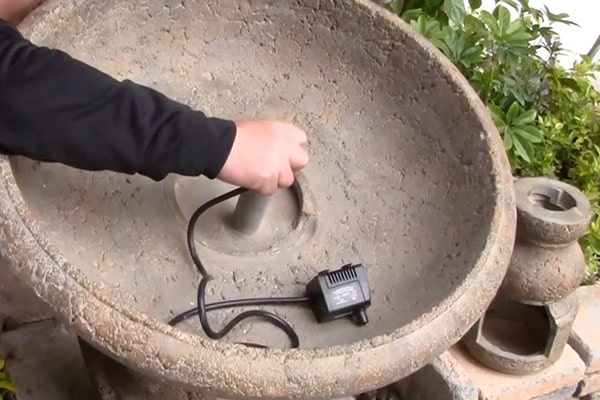 Assembling a birdbath