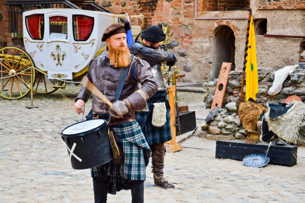 celtic culture mimic woodpecker drumming